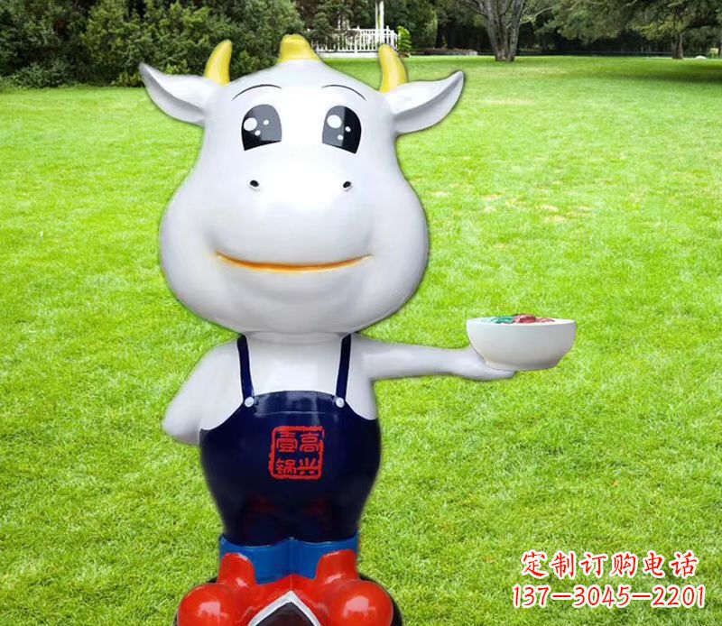淄博玻璃钢制作的牛雕塑