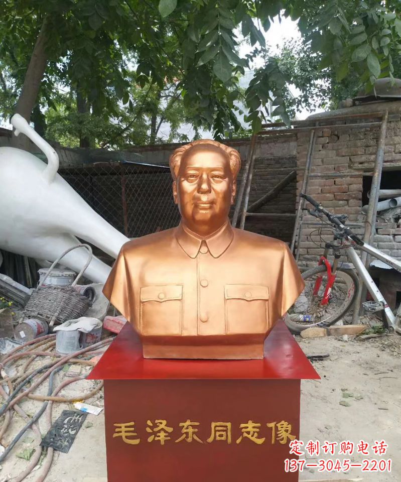 淄博玻璃钢毛泽东雕塑表达伟大领袖的精神魅力