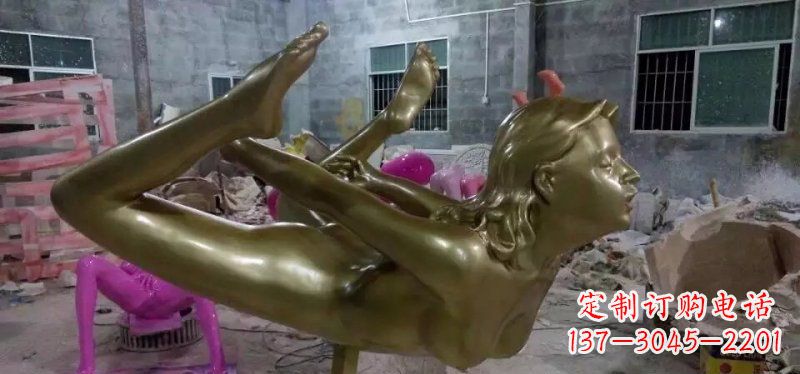 淄博玻璃钢仿铜雕刻的女人雕塑