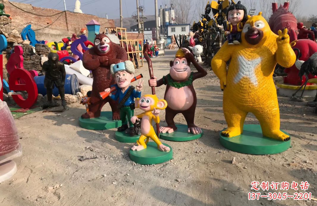 淄博玻璃钢仿真熊二雕塑一种可爱的艺术品