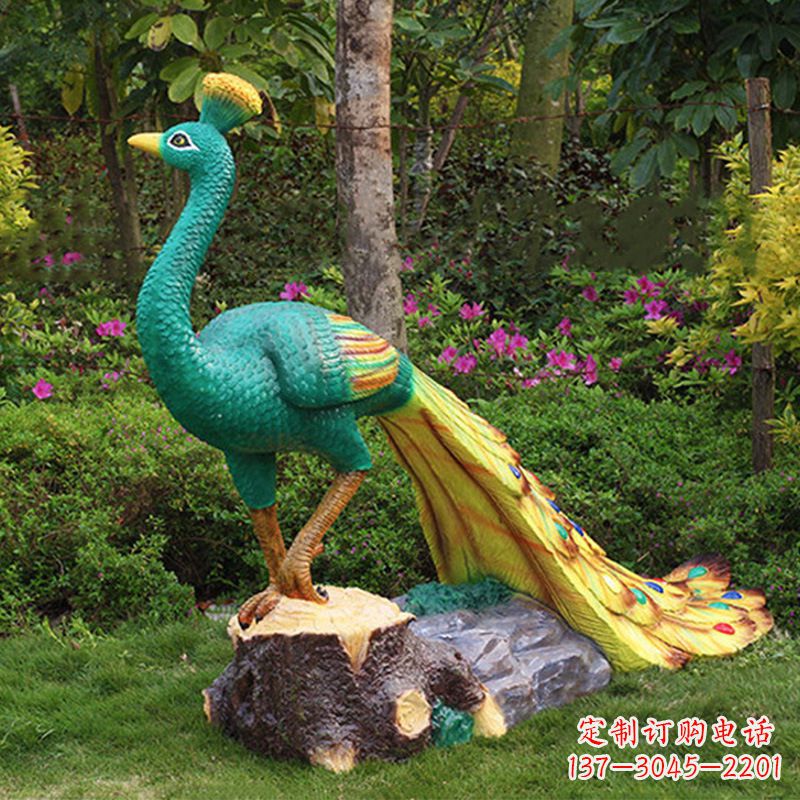 淄博玻璃钢制作的孔雀雕塑