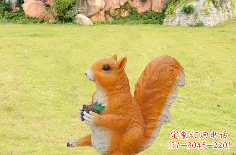 淄博玻璃钢制作的松鼠雕塑