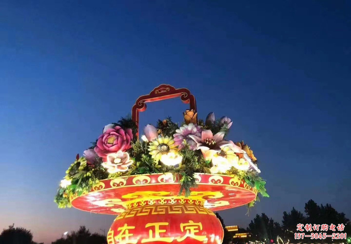 淄博玻璃钢花篮景观雕塑让美景永恒