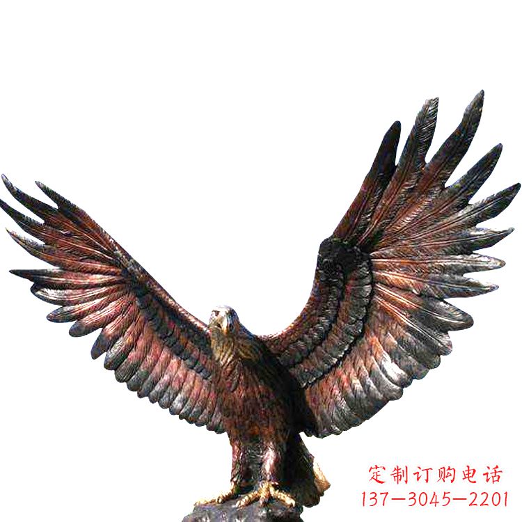 淄博玻璃钢老鹰雕塑传承传统的铜雕艺术