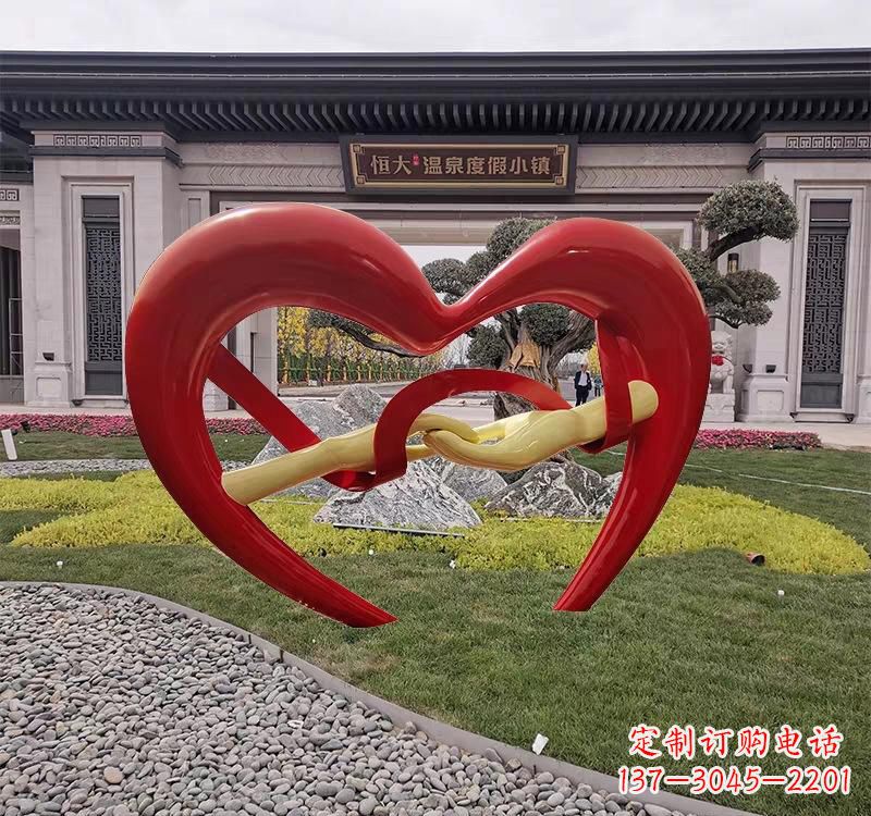 淄博不锈钢爱心字母雕塑——传递爱的艺术美学