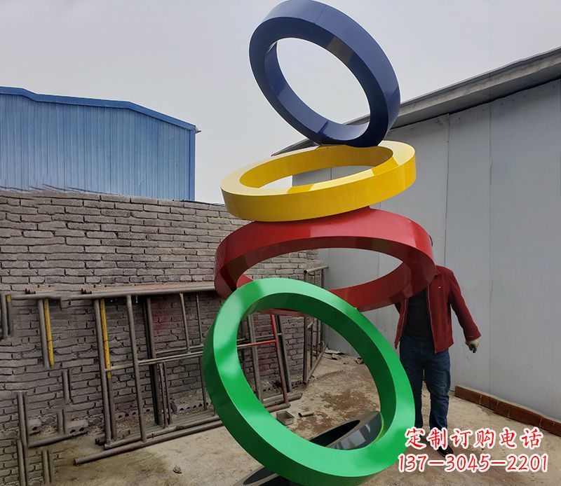 淄博璀璨缤纷的不锈钢圆环雕塑