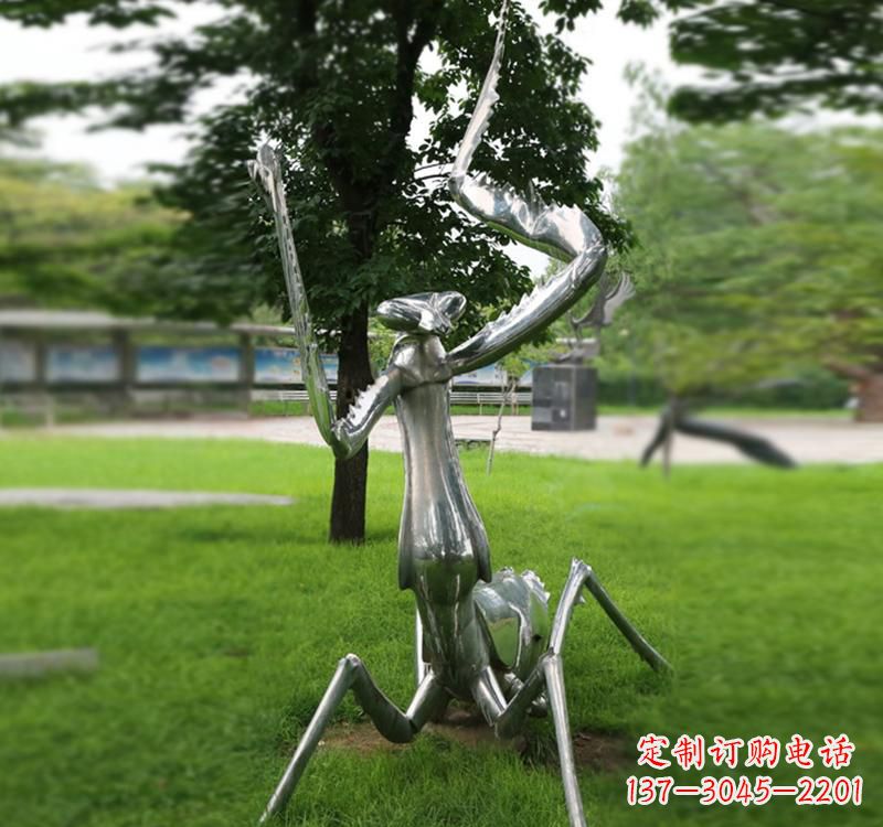 淄博不锈钢螳螂雕塑精致美观的艺术品