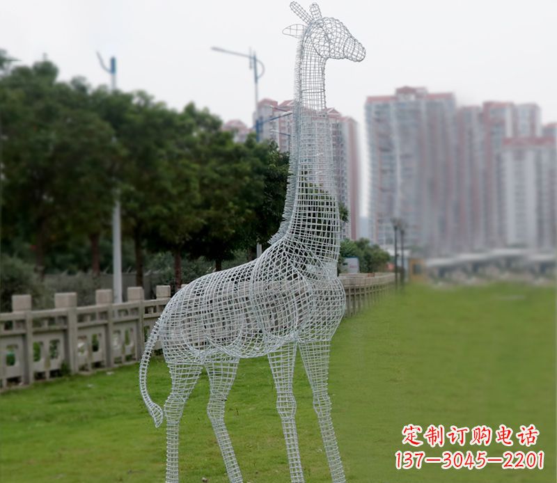 淄博不锈钢城市的长颈鹿雕塑
