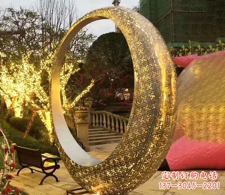 淄博不锈钢发光月亮雕塑艺术与科技的结合