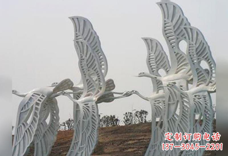 淄博仙鹤雕塑融入不锈钢的飞翔之美