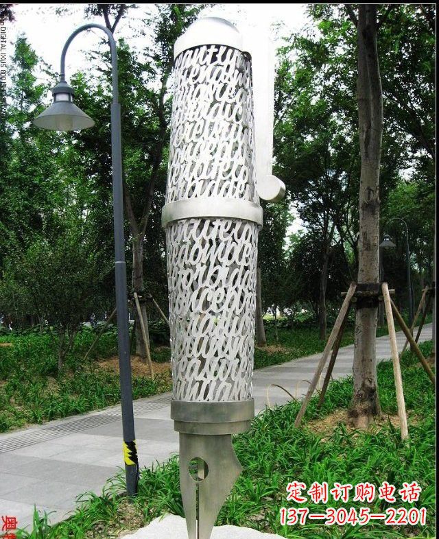 淄博不锈钢钢笔雕塑艺术与科技的完美结合