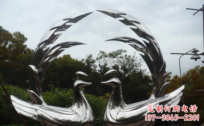 淄博不锈钢制作的孔雀雕塑
