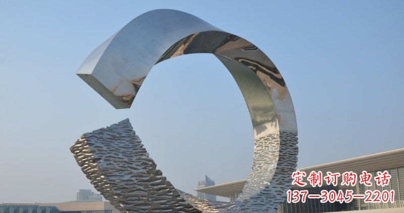 淄博环绕城市的不锈钢圆环雕塑