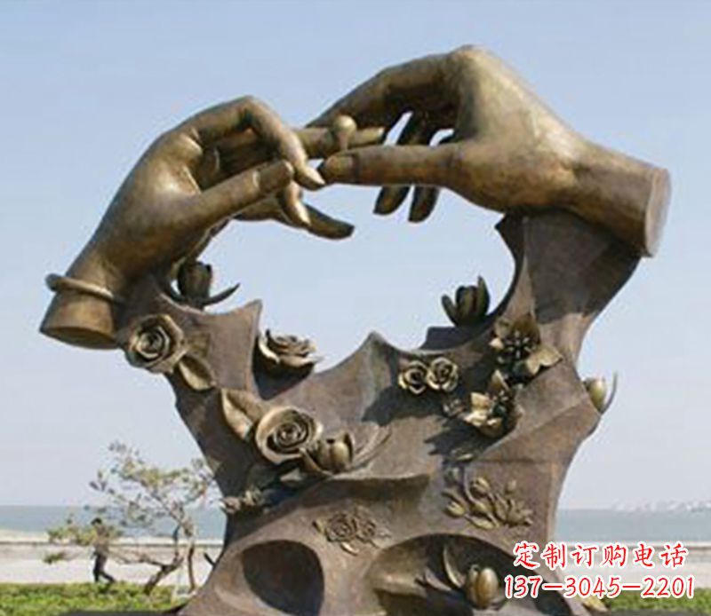 淄博不锈钢戒指雕塑表达爱的艺术精品