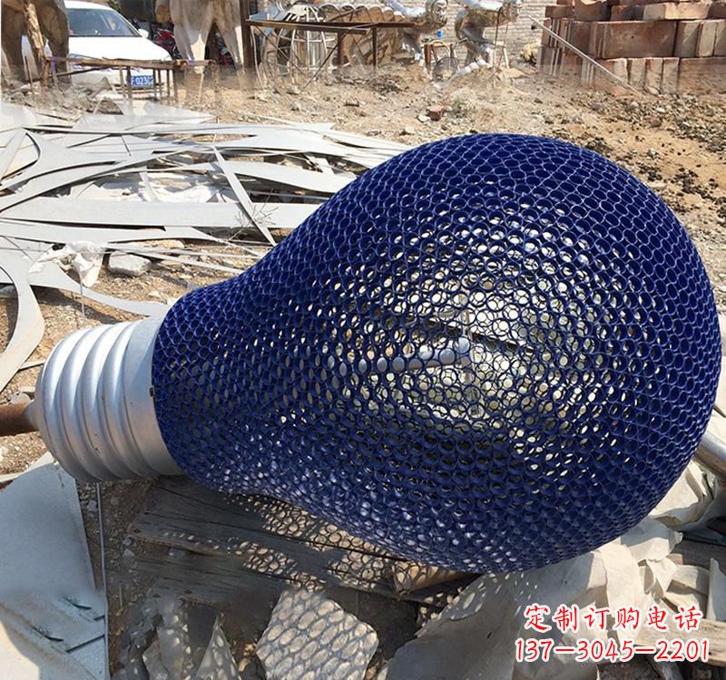 淄博不锈钢灯泡雕塑灯光下的美丽之美