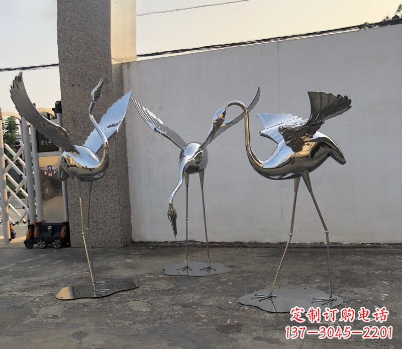 淄博不锈钢锻造的丹顶鹤雕塑