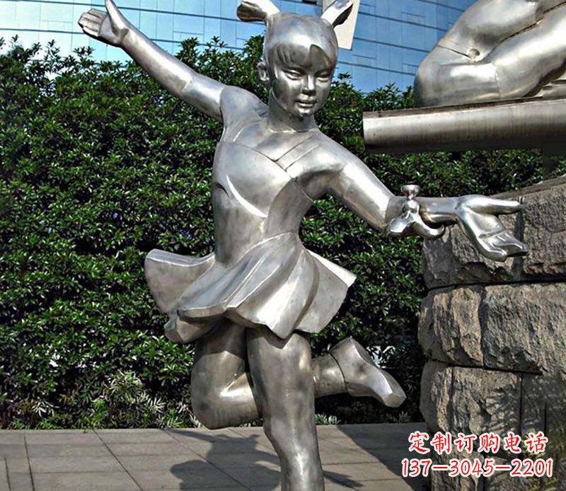 淄博不锈钢儿童踢毽子雕塑传承传统文化