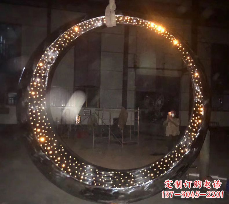 淄博璀璨夜空,不锈钢发光月亮雕塑