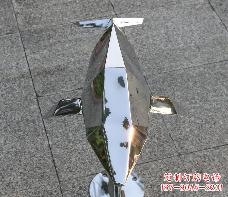 淄博海豚雕塑令不锈钢广场更加灿烂
