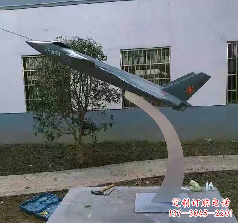 淄博不锈钢飞机雕塑——极致精美的艺术品