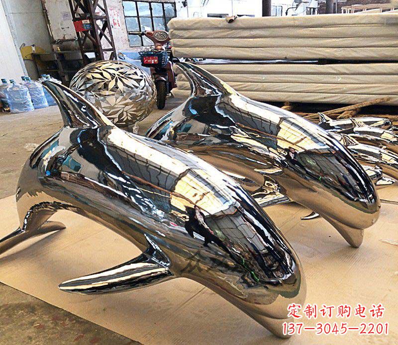 淄博不锈钢海豚雕塑传承美丽的海洋文化