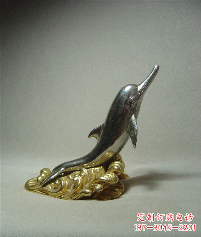 淄博海豚雕塑艺术的海洋之美
