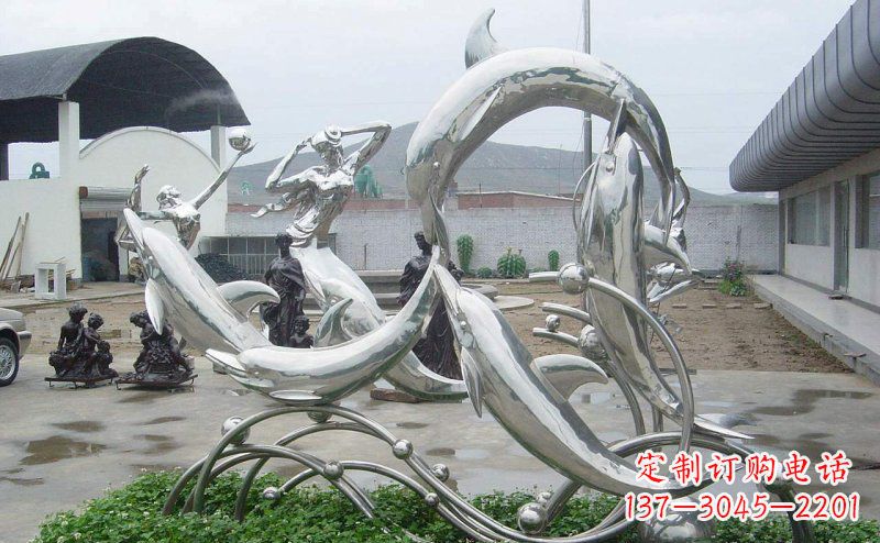 淄博不锈钢海豚的灵动嬉戏