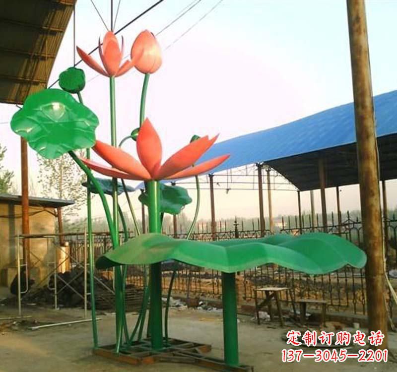淄博不锈钢荷花雕塑汲取自然之美