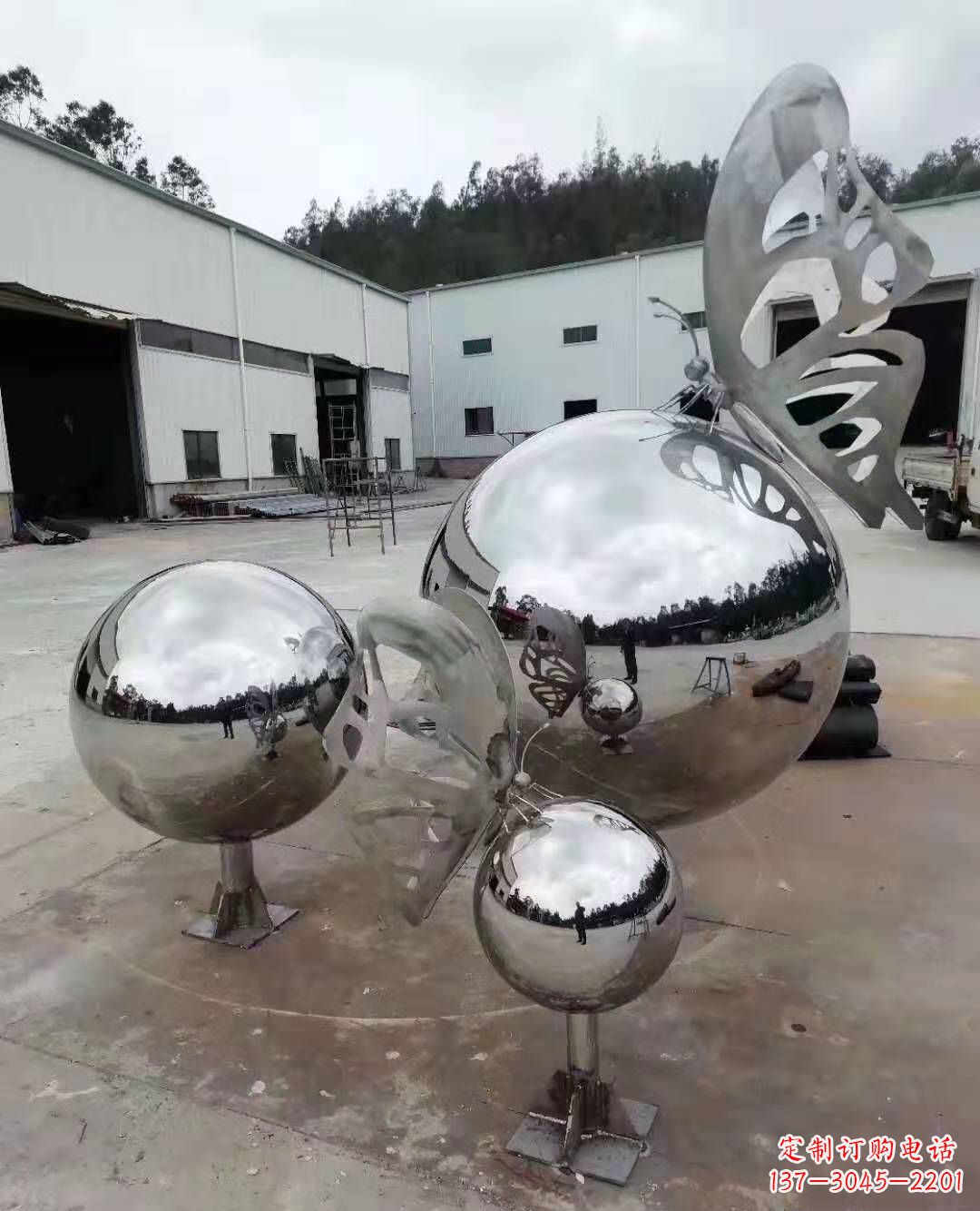 淄博不锈钢蝴蝶雕塑美丽而迷人