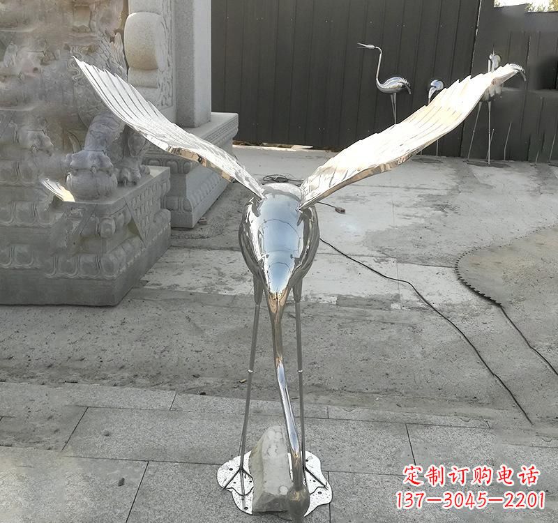 淄博不锈钢仙鹤雕塑美丽与坚固并存