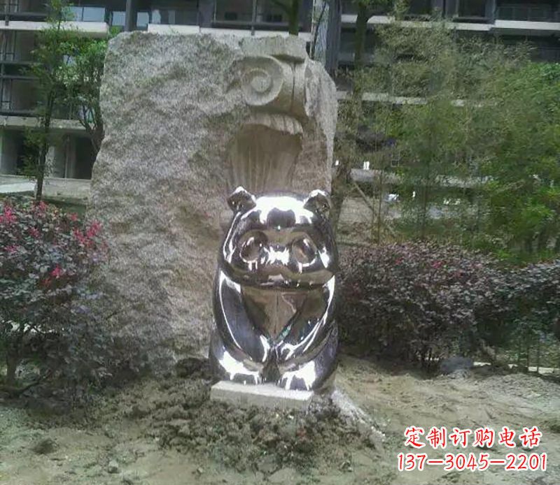 淄博不锈钢熊猫雕塑它的美丽与魅力