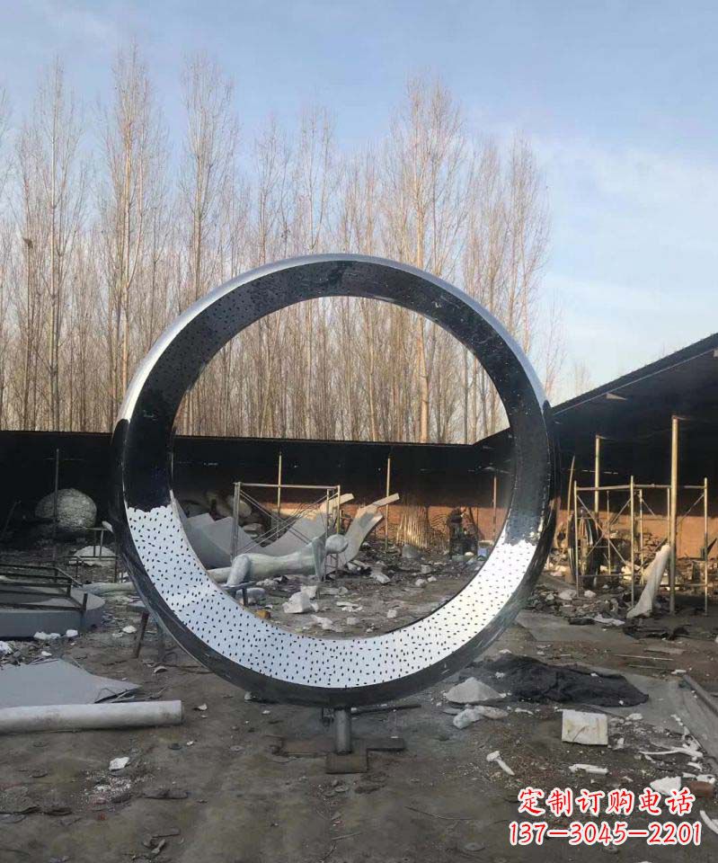 淄博不锈钢圆环雕塑抽象美的体现