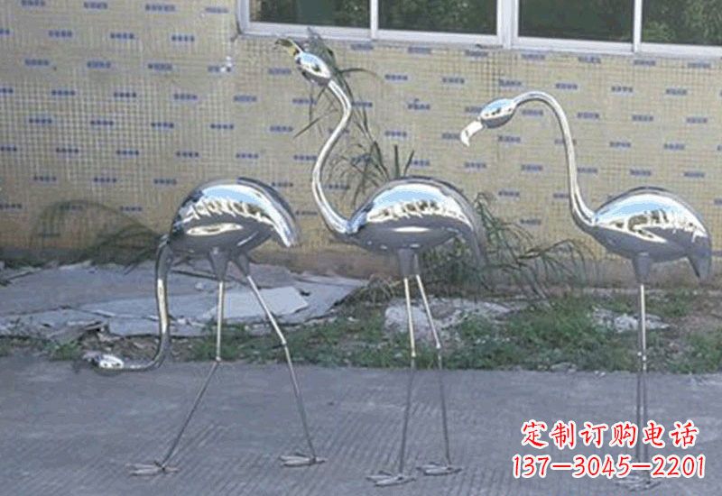 淄博不锈钢火烈鸟雕塑给人以美好的视觉享受