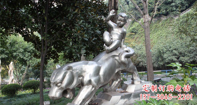 淄博不锈钢老虎雕塑美丽而又可爱