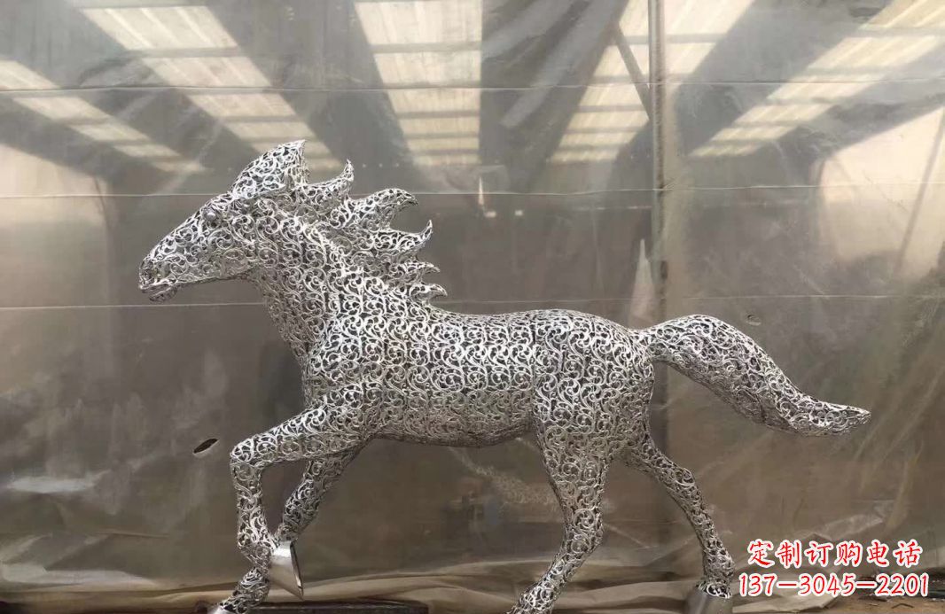 淄博不锈钢马雕塑精致而又令人惊叹