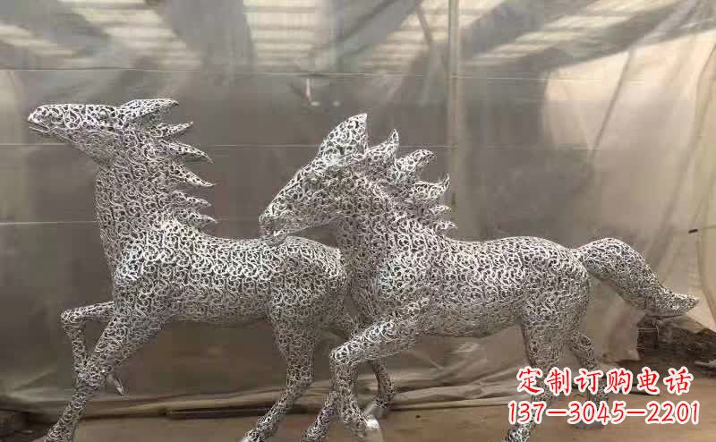 淄博不锈钢马雕塑精美而又富有动感