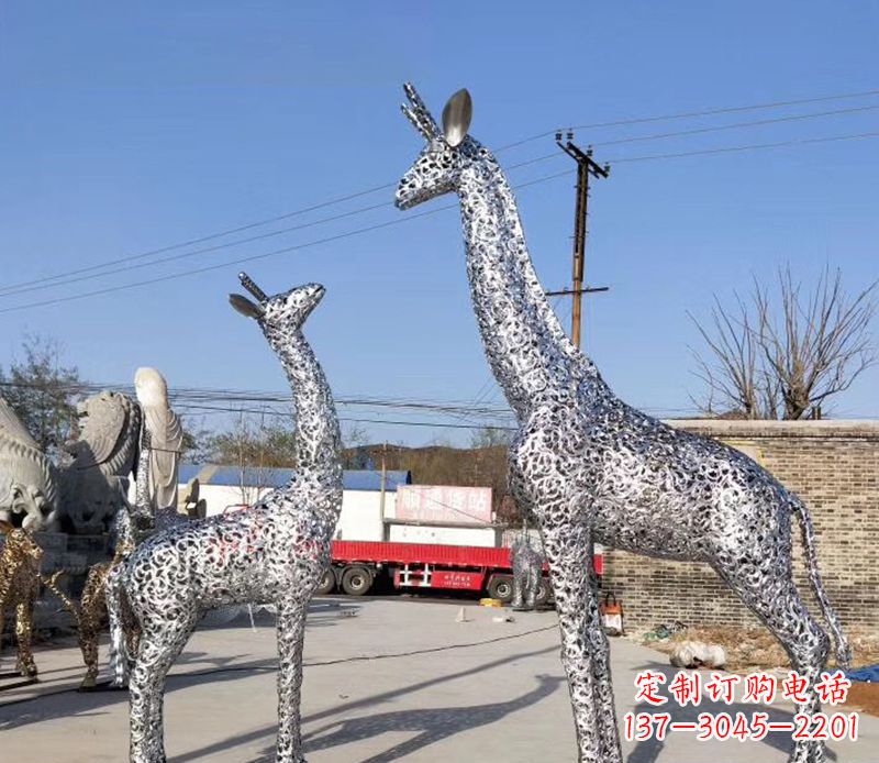 淄博不锈钢镂空长颈鹿雕塑