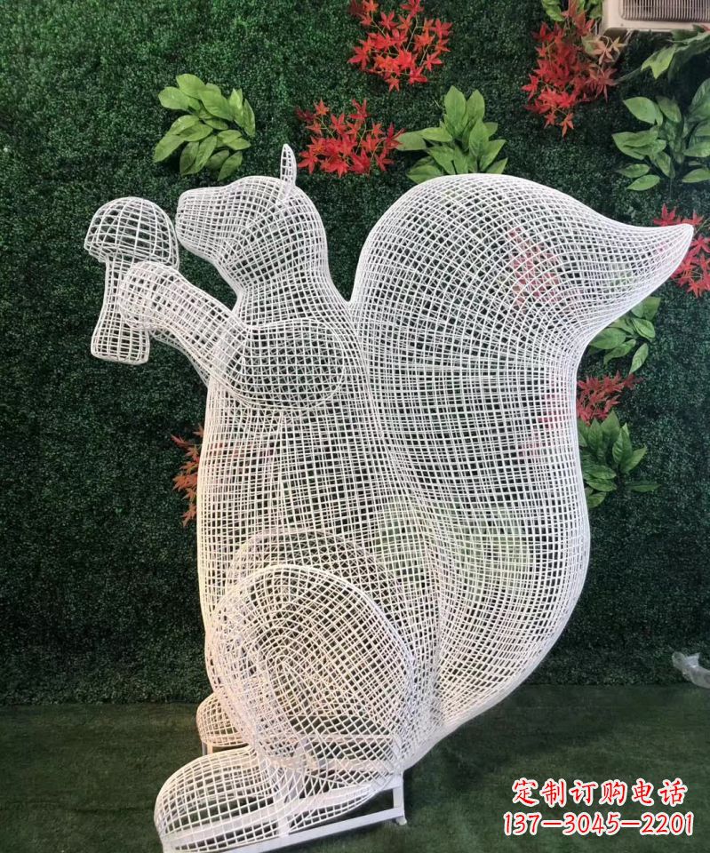 淄博不锈钢松鼠雕塑展现自然的美