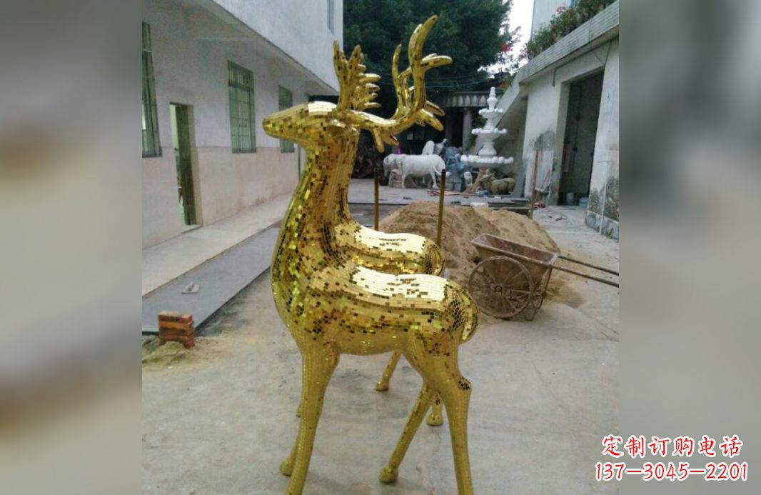 淄博不锈钢鹿公园的动物雕塑