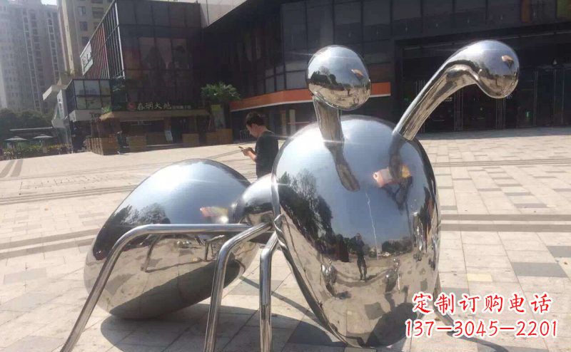 淄博不锈钢蚂蚁雕塑精美而富有讽刺意味