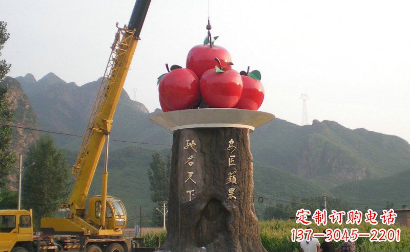淄博不锈钢苹果雕塑艺术与科技的结合