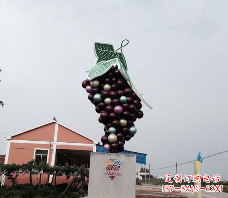 淄博精美绝伦的不锈钢葡萄雕塑