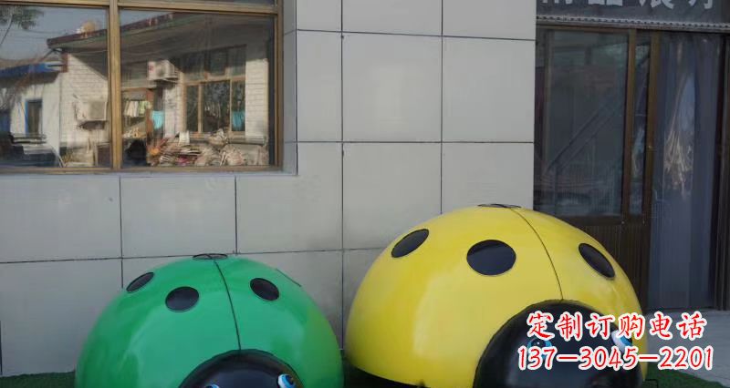 淄博不锈钢瓢虫雕塑精致而富有艺术感