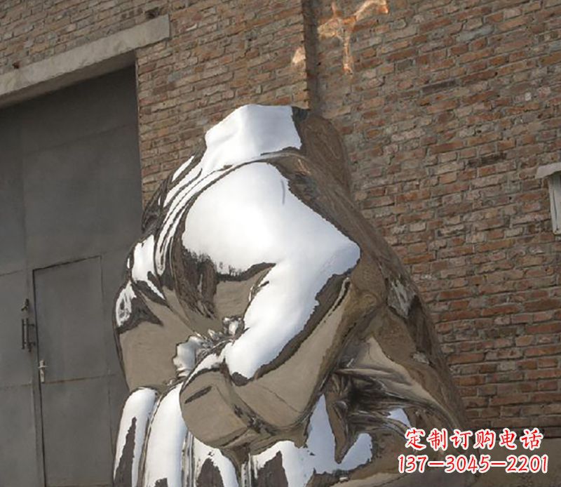 淄博不锈钢拳头雕塑