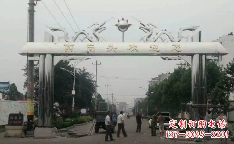 淄博不锈钢双龙戏珠牌坊传承文化的雕塑之美
