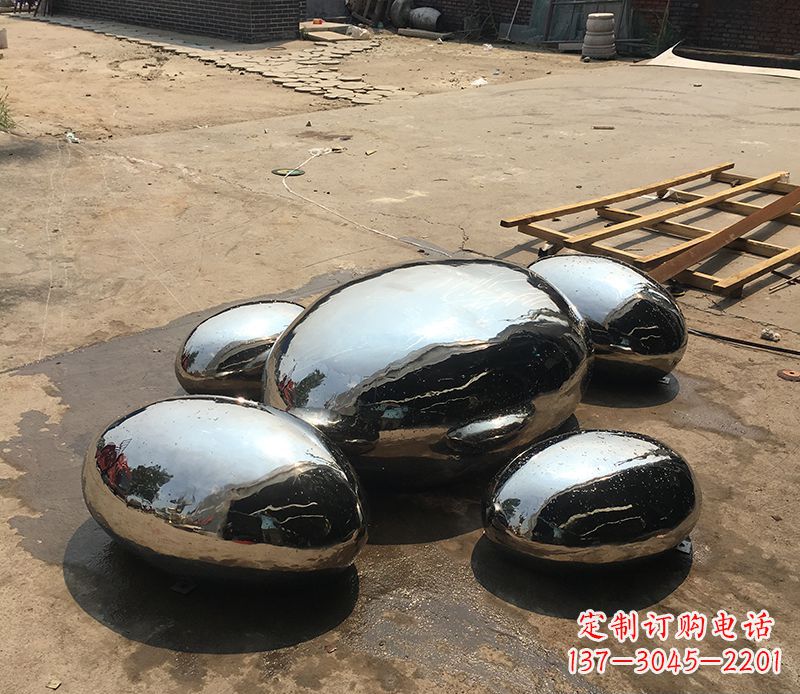 淄博不锈钢水滴雕塑给景观增添独特魅力