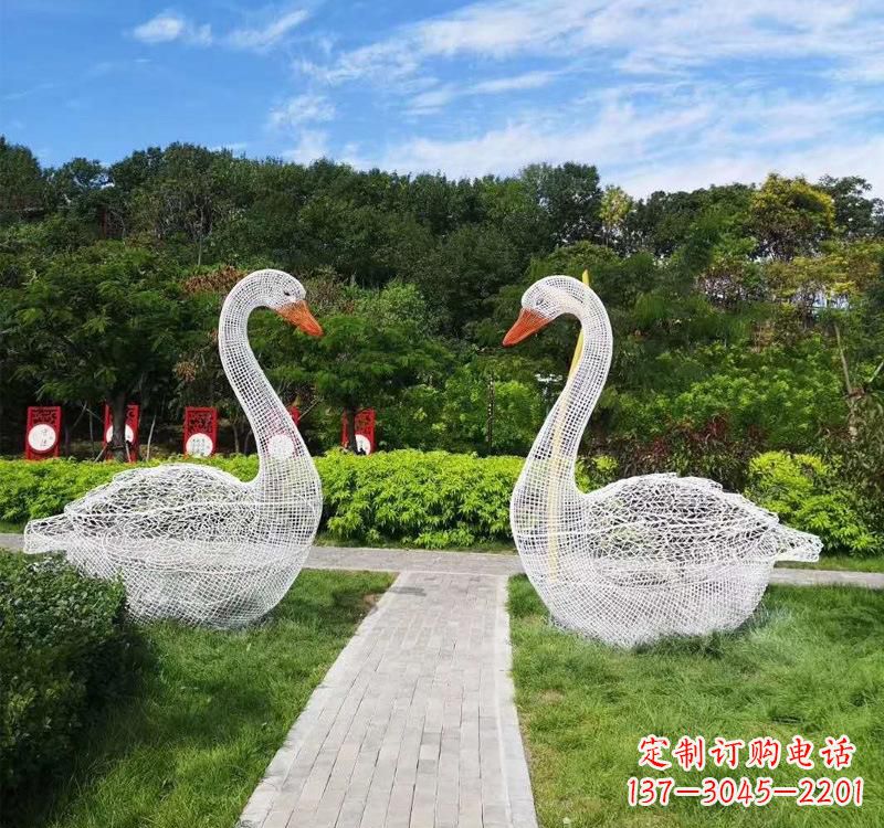 淄博不锈钢天鹅雕塑——象征着爱与和平