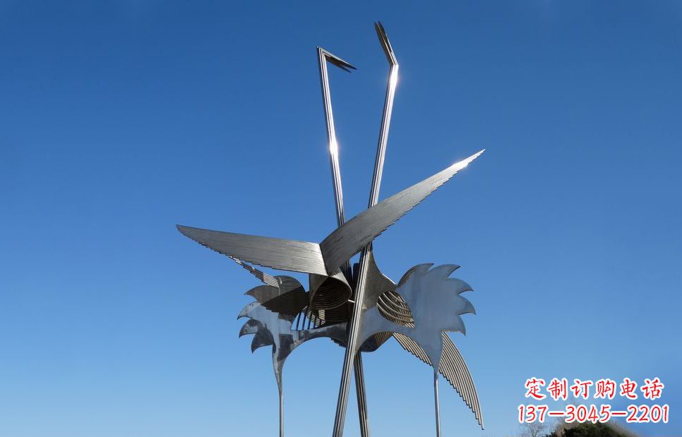 淄博不锈钢鸵鸟雕塑精美外形、传神表现