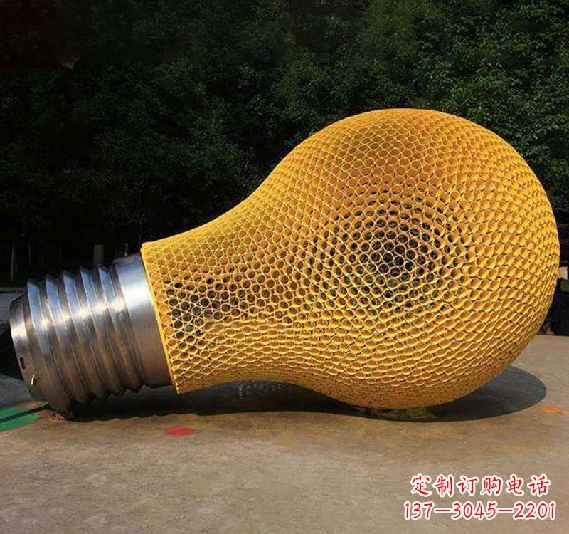 淄博不锈钢灯泡雕塑点亮小区景观