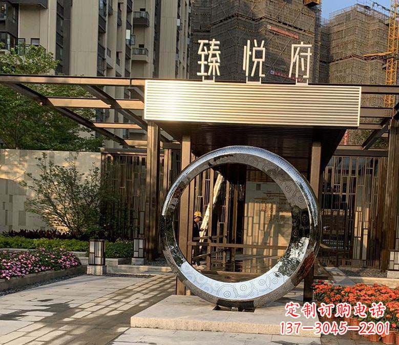 淄博不锈钢小区圆环雕塑赋予小区景观更多美感